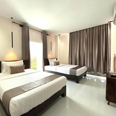 Reasmey Cheanich Hotel Отели в г. Кампонгтям