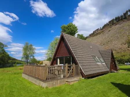 Ardlui Lodge Отели рядом с достопримечательностью «Commando Monument»