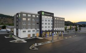 Holiday Inn Express & Suites Kelowna - East