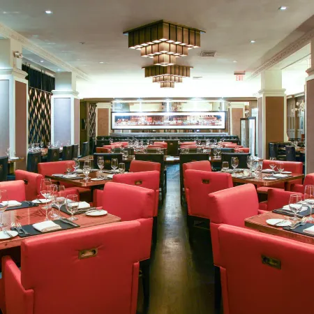 The Lombardy Hotel Отели рядом с достопримечательностью «Верхний Ист-Сайд»
