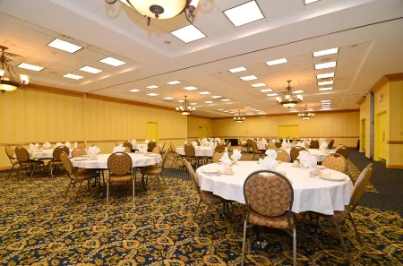 The Inn on Maritime Bay, Ascend Hotel Collection Отели в г. Манитовок