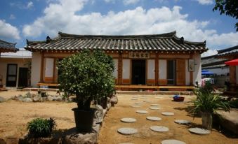 Gyeongju Hwangnam Old House Pension