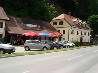 B&B Pod Skalo - Parking