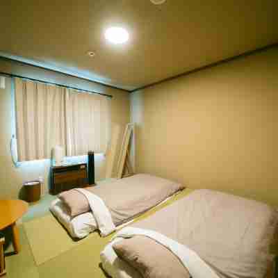 Toshikaga Hostel Misato Rooms