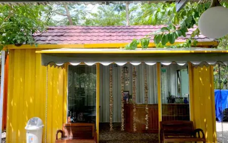 HAU Eco Lodges Citumang Pangandaran Отели в г. Parigi