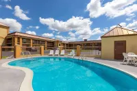 Days Inn by Wyndham Oak Grove/Ft. Campbell Hotels in Oak Grove