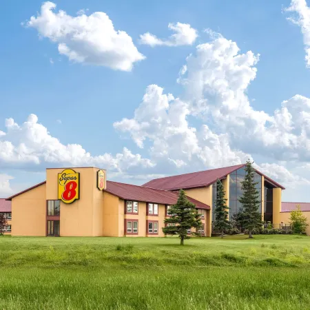 Super 8 by Wyndham Sherwood Park/Edmonton Area