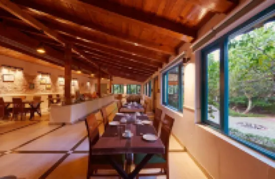 Aacorn Hideaway Resort & Spa