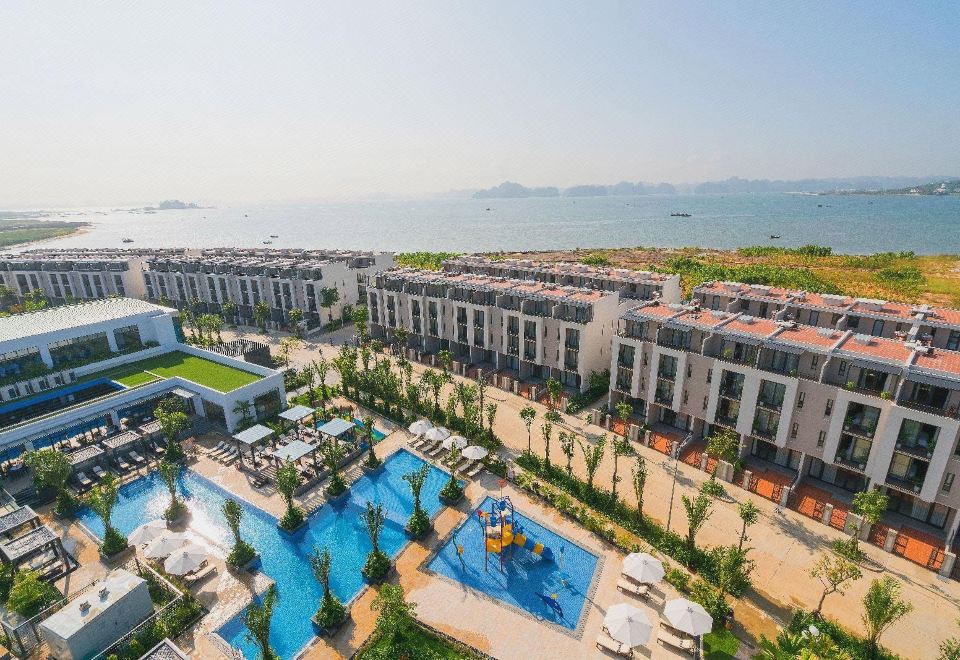 Royal Lotus Ha Long Resort and Villas