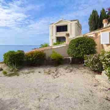 Castillos Hotel Exterior