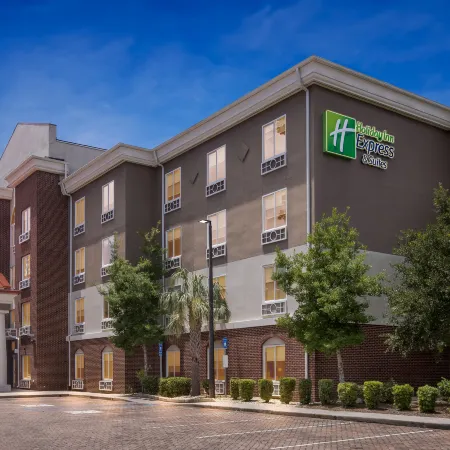 Holiday Inn Express & Suites SAVANNAH - MIDTOWN by IHG