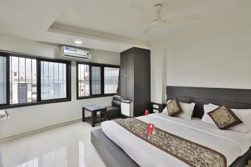Hotel Nova Cross Road - Inns