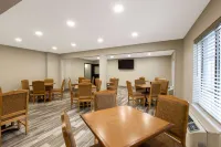 Days Inn & Suites by Wyndham Wisconsin Dells - Morgenmad