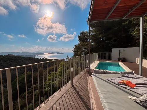 Cactus Suberb Suite With Private Pool - Homestays