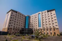 Bon Hotel Octagon Отели рядом с достопримечательностью «Relax and chill, Uzzitz park»