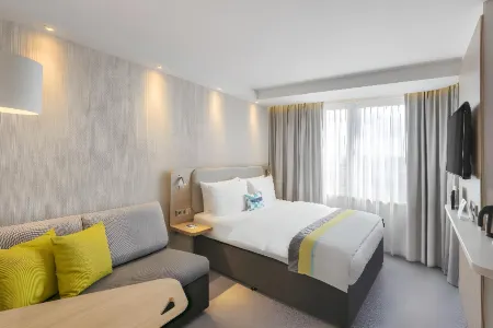 Premier Inn Koln City Sud