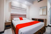 Reddoorz Plus Near Makassar Town Square Hotels in Tamalanrea