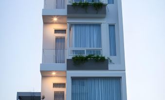4. Vy'House..