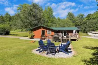 The Rustic Cottage by AvantStay Hot Tub Fire Pit Pool Table 5Mins to Town