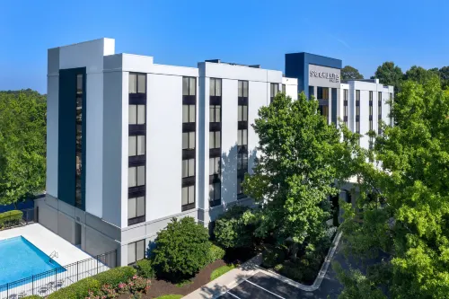 SpringHill Suites Atlanta Perimeter Center - parking