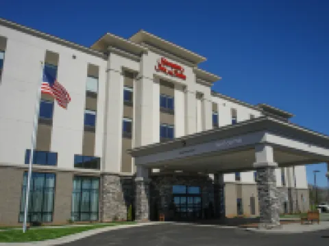 Hampton Inn & Suites Forest City Hotels in Forest City