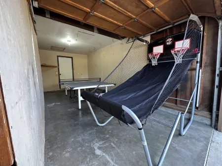 Modern Home in Portland Отели в г. Грешам