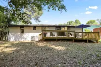 Fall Special! Close to Everything, Remodeled 3 Bdrm House, Large Deck - Bungalows