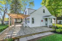 Esther House - Beautiful, Newly Renovated Lakehouse on Paw Paw Lake
