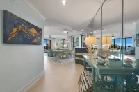 Gulf Front Corner Unit at SeaChase Resort with STUNNING VIEWS! - NEWLY FURNISHED - 부티크