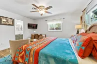 25% Off 7-Night Stay 1/2 Acre Epic Pool and Spa 2 King Beds  Bunk with 2 Queens