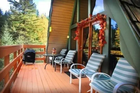 Romantic A-frame Cabin with Cedar Sauna, Private River and Scenic Views