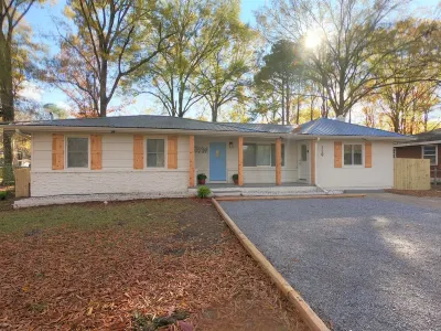 Stay @ The Vista - Stunning Remodel 14 min. to DT
