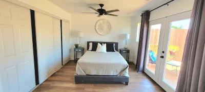 Beautiful & Cozy LA Retreat near SoFi, LAX, Hollywood and Beaches 리카르도 라라 리니어 공원 주변 호텔