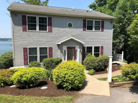 Casa Carmela — Lakefront Home on Owasco Lake — Upscale Stunning Retreat