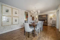 The Cottage at Southbend Farm Hotels in Mount Pleasant