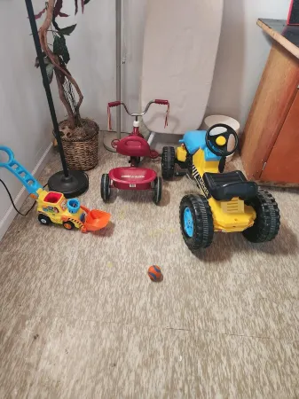 No parties, quiet, 3 bed, 2 bath.