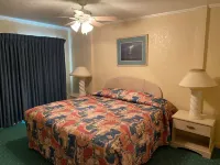 Beachfront Two Bedroom Condo with a Pool/2 nights or 7 nights. Pet friendly!