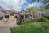 Luxury Lakefront Lake Magdalene Villa  Private HEated Pool,Kayaks,Paddleboat!