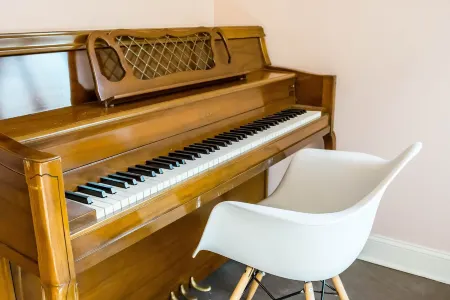 The White Cabin: In the Woods, Close to Town Отели рядом с достопримечательностью «Водопады Раби»