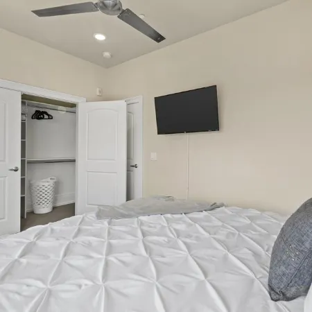 Work Here!! King Bed, 400+ Mbps WiFi, BYU