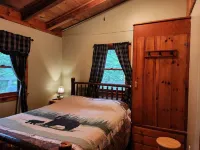 Snowshoe Hare Cabin at the Adirondack Lodge - 5 mins to Lake George Village
