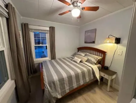 Dog Friendly Beach Cottage within a mile of town and 7 Lake Michigan beaches