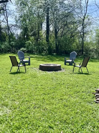 Chillin Time is a cozy pet friendly home 6 miles from Mammoth cave!