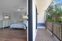 Unique A-Frame Heated pool & Firepit