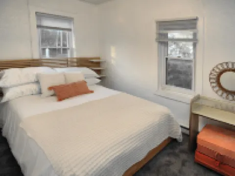 Peach by the Beach! 1 Bdrm Apt close to downtown Hotels in New Buffalo