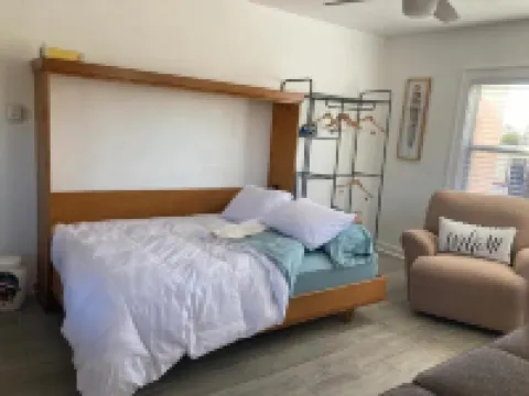 Lovely rental within minutes from downtown. Unit B