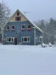 Private Family Friendly Ski&Lake Getaway on 2 acres. Short walk to Lake Sunapee