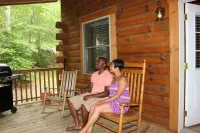 Surprise 2 Bedroom Cabin sleeps up to 8!