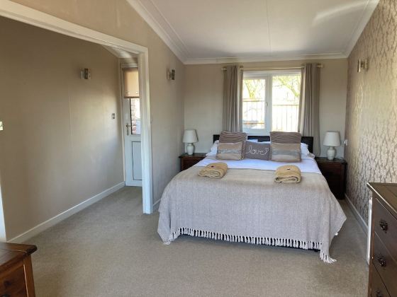 Quakerfield Lodge, with Private Hot Tub Fabulous Views