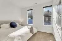 Woodward Luxury - Hot Tub! Trails/Nature from the back patio